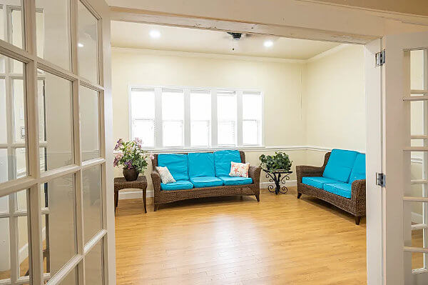 Common room at Memory Care Facility in Houston, Texas